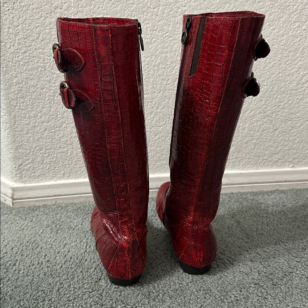 Donald J Pliner Red Croc Embossed Leather Tall Zip Boots women’s 6.5 - Picture 5 of 9
